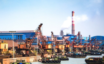 Industrial waste heat recovery for district heating