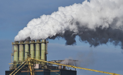 Waste heat recovery from boiler flue gas